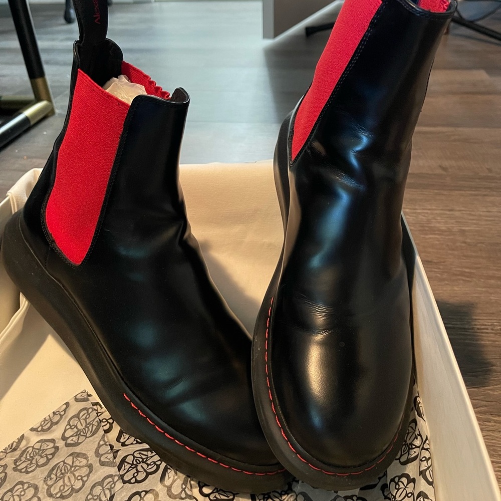 Alexander McQueen Chelsea boot